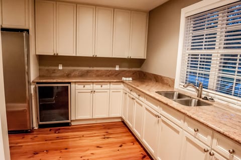 Butler's Pantry - great prep area for dinner or events.