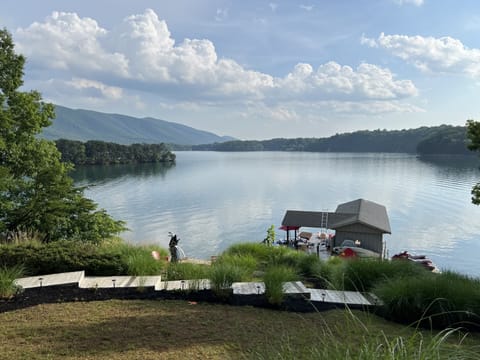 Enjoy a perfect, unobstructed view of Smith Mountain