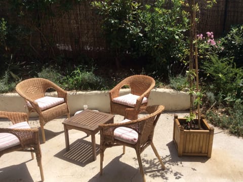 Front terrace seating