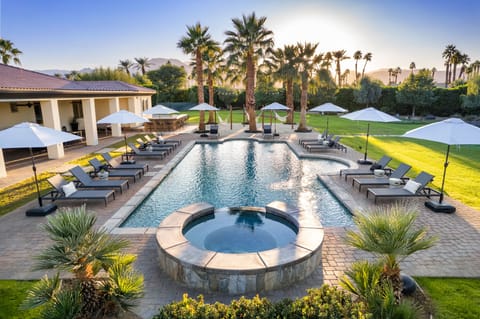 Gorgeous pool & spa with enough loungers for everyone in the group to relax