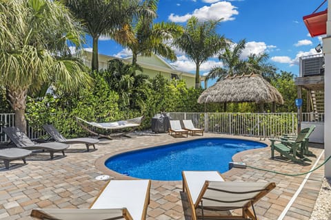 Relax at the pool or tiki bar! New 2023!