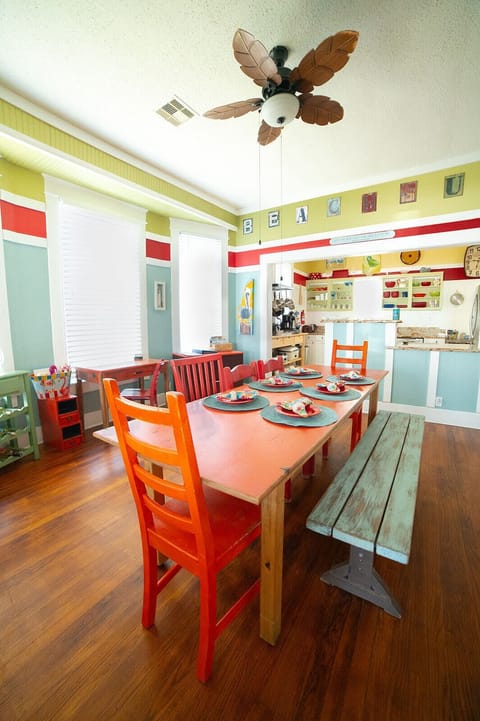 Colorful spacious Dining room