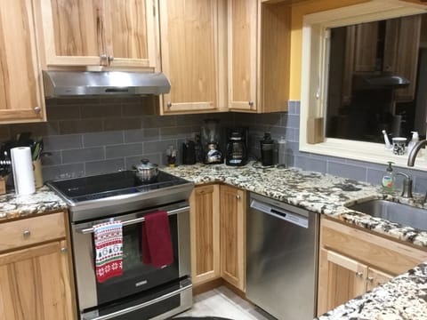 Very modern stainless kitchen for VRBO 982423 on first floor