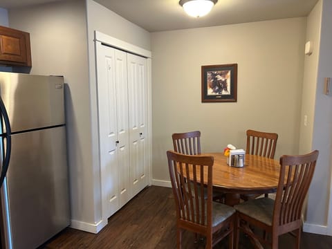 Dining table expands to comfortably seat six
Washer/dryer in closet