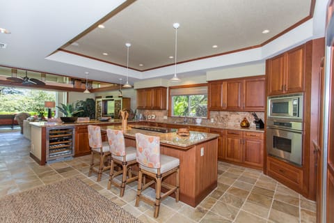 Beautiful open, fully appointed, spacious kitchen. Indoor outdoor living.