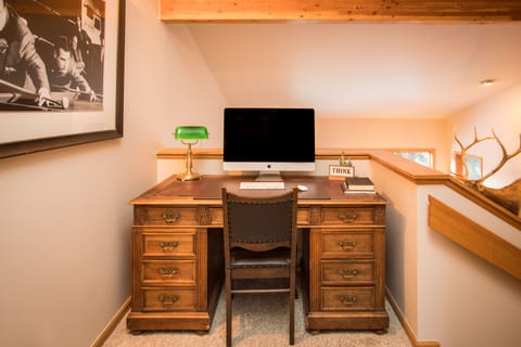 Office/Work Space
Scanner, Printer, Copier, 
