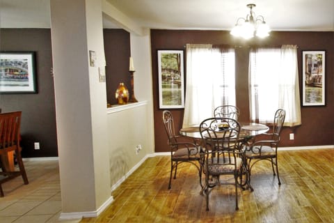Dinette Handicap Accessible