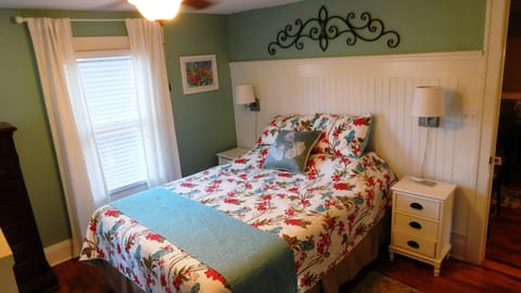 Super comfortable Tempurpedic Adjustable Bed!