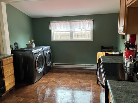 Kitchen/Laundry