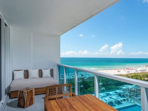 " Furnished balcony admire the fantastic South Beach View "