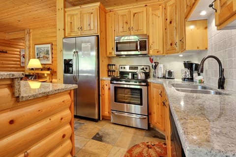 Fully equipped kitchen.