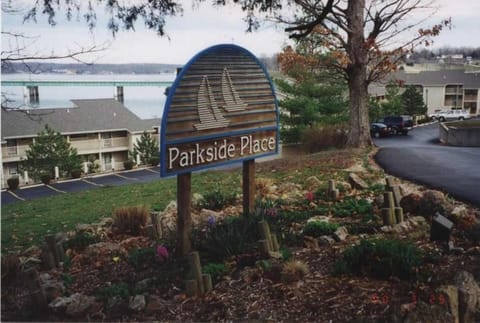 Parkside Place Entrance.  Your building is on the left.