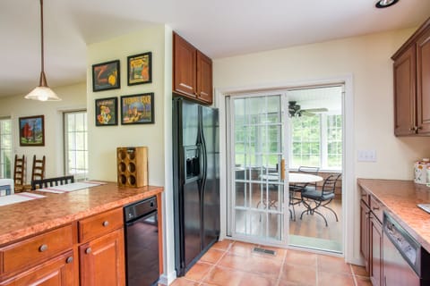 Kitchen/screened in porch