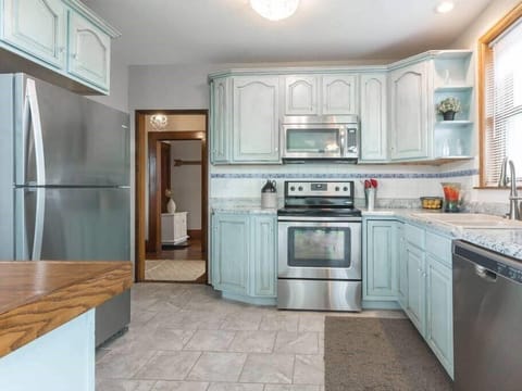 eff84bd4-b4e7-48d8-8875-26724164c2d3