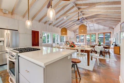 Newly upgrading kitchen, clean and well equipped