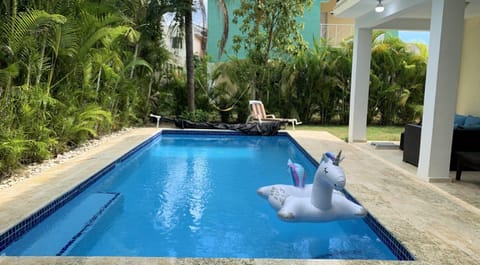 PRIVATE POOL
