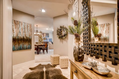 Welcome to your Home-away-from-Home ~ Relax & Enjoy!
F