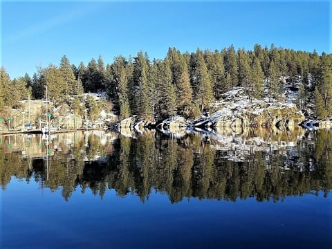 Famous Tubs Hill 
only 0.9 of a mile away.