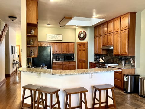 Kitchen and Bar area