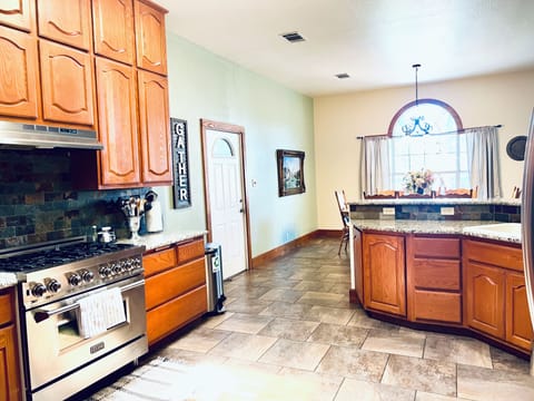 Spacious Kitchen with 6 burner stove