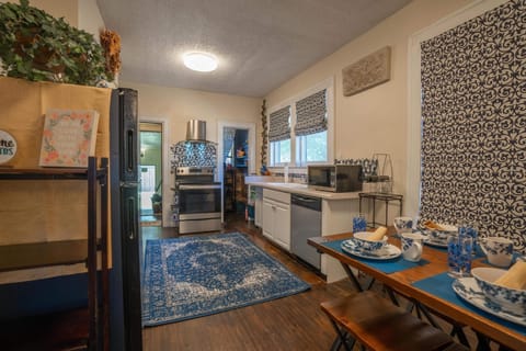 Fully furnished kitchen