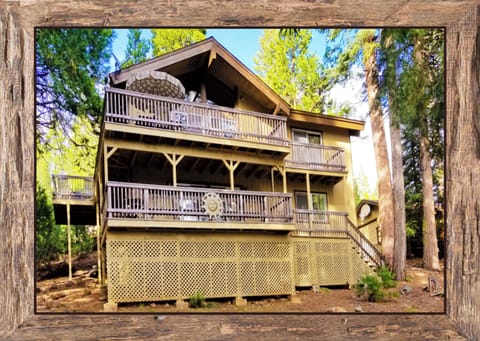 4 bdrms, Living Room, Bonus Lounge, Laundry, Picnic Area,  Office, Gameroom 
