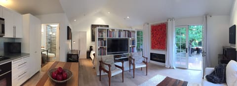 Vaulted Ceiling and Open Floor Concept with French Doors to the Garden Dining and Lounge Area