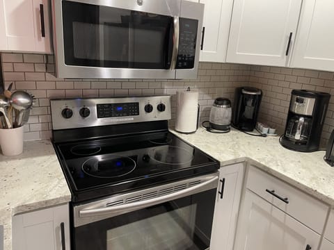 toaster oven, cookies baking pan, standard drip type coffee maker & keurig