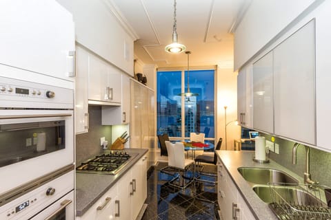 Kitchen and dining table for 4
