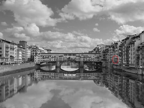 Ponte Vecchio from Ponte Santa Trinita: red circle shows the apartment windows