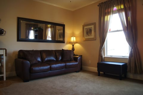 Beautifully Decorated in Modern Classic Design.