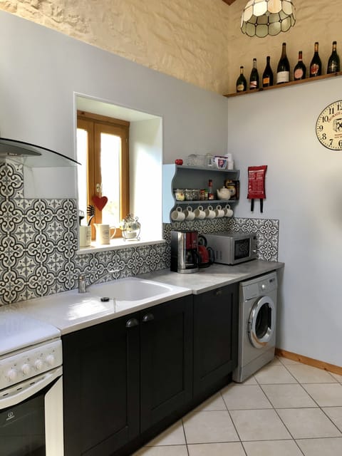 Kitchen ...Freshly renovated 2020  with Dishwasher and Washing Machine