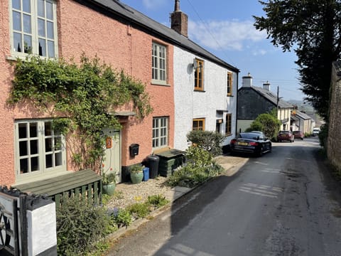 Rookery Hill in the village of Oakford. You can see the pub down the hill!