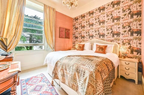 Apartment 6 - Bedroom. The Muntham Holiday Apartments