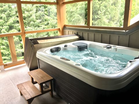 Private hot tub