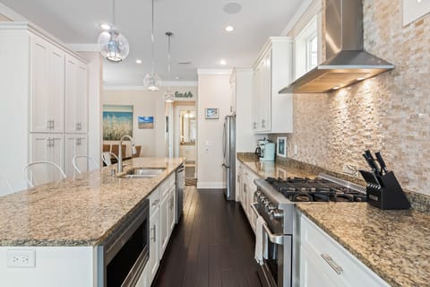 Fully equipped, eat in kitchen with large prep space, computer work station