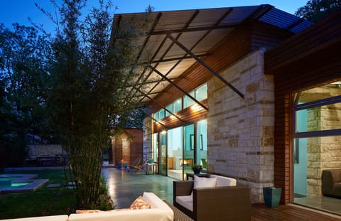 Welcome to The ART House!  Entertainer's Dream! ENJOY!