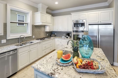 1st floor kitchen great for entertaining
