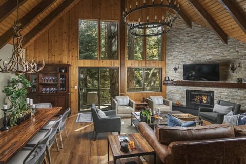 Treetop Cabin | Luxury 4BD/2BA, Slps 8, In Village, View
