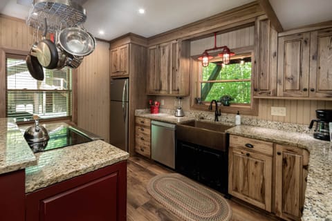 Huffman Creek Retreat -Chestnut-5