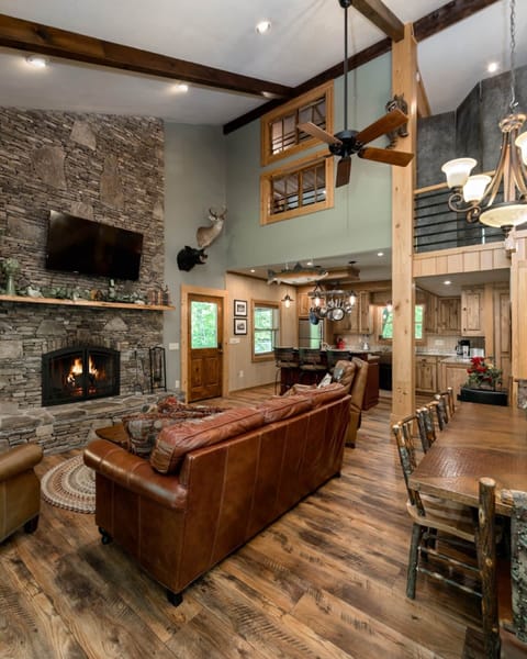 Huffman Creek Retreat -Chestnut-10