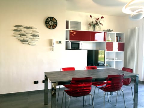 Dining-living decorations view