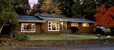 d8d629f4-6253-4471-a557-6577f3dbe18d