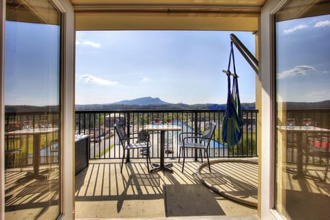 Mountain views and enjoyable hammock swing.