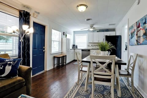 Our interior designer worked her magic to blend modern amenities, upscale coastal accents and nostalgic beach cottage charm!  Fully equipped kitchenette makes dining in a breeze or walk just 8 minutes down beach to 5 popular Key restaurants 