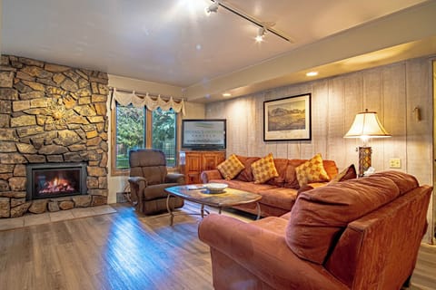 Living Room with Gas Fireplace
