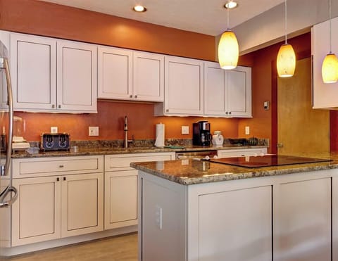 Newly remodeled kitchen with granite countertops