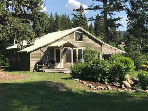 Abbott Creek Cottage!  Welcome!