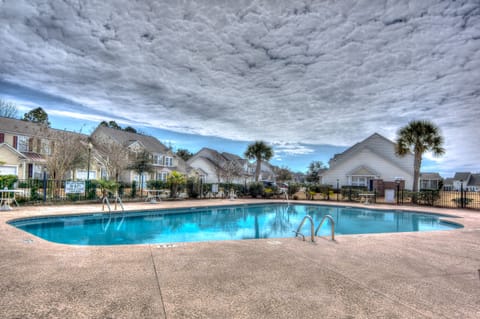Gorgeous views round our private neighborhood pool