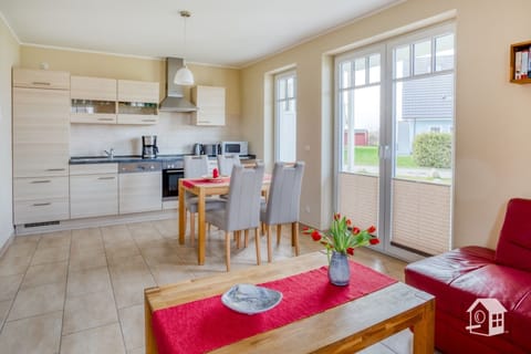 200 m to the natural beach, family friendly EC-apartment with terrace, W-Lan Apartment in Mecklenburg-Vorpommern, Germany